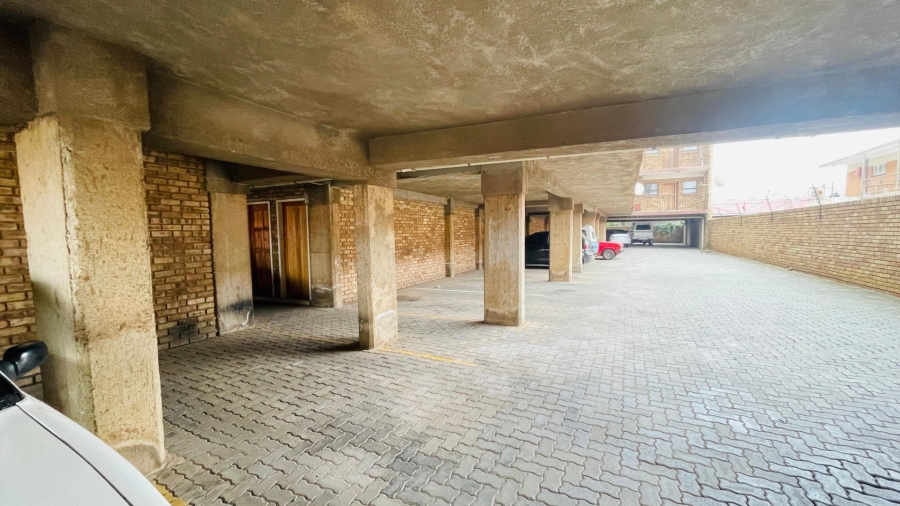 2 Bedroom Property for Sale in Potchefstroom South North West